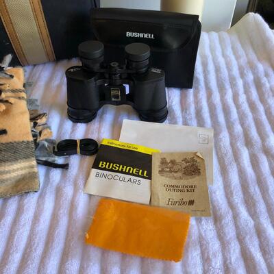 Lot 8 - Commodore Outing Kit with Bushnell Binoculars GOOGLE ALERT