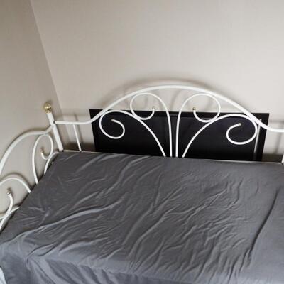 Day Bed with Twin Mattress