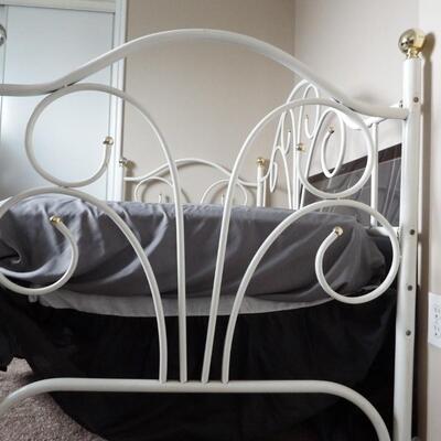 Day Bed with Twin Mattress