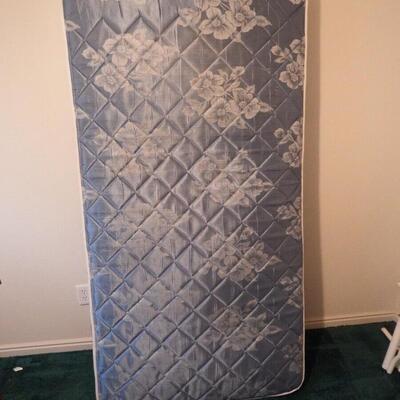 Day Bed with Twin Mattress