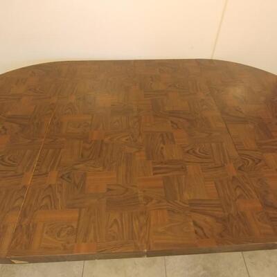 Dining Table & Chairs
