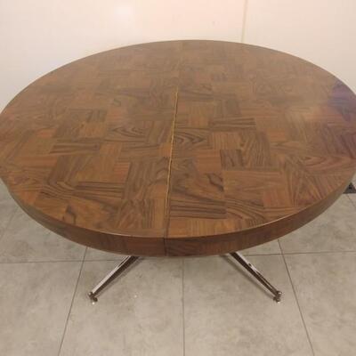 Dining Table & Chairs