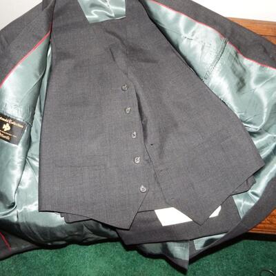 Large lot of Men's Clothing 