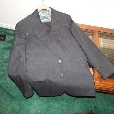 Large lot of Men's Clothing 