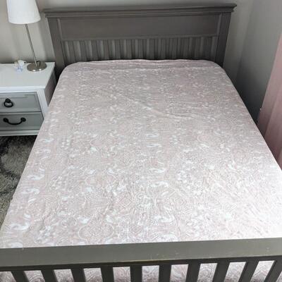 Million Dollar Baby Full size Convertible Crib/bed 