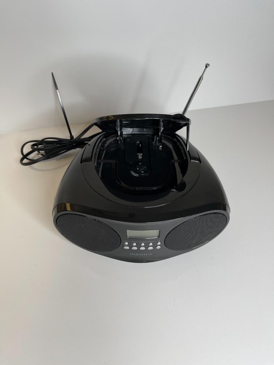 INSIGNIA Compact Disc Player with AM/FM Radio