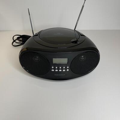 INSIGNIA Compact Disc Player with AM/FM Radio