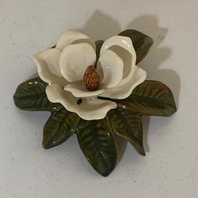 Collection of 5 Assorted Painted Ceramic Magnolia's 