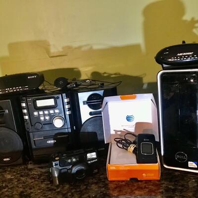 Lot 16B:  Sony, Fuji, Dell and More