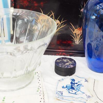 lot 78 Anchor Hockking large blue vase Depression glass heavy punch bowl