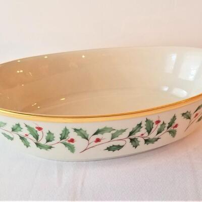 Lot #223  Lenox HOLIDAY pattern Vegetable bowl - never used