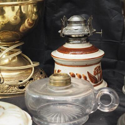 lot 86 oil lamps for parts and repair. 3 lamplight farms 1 Aladdin 1 B&H 2 finger night lights