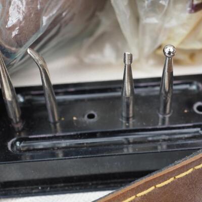 Lot 92 leather pieces Porcupine quills 