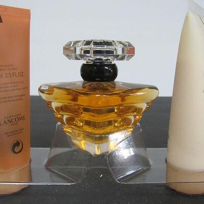 Lancome Paris Tresor Perfume and 2 Lotion Set in Box, Full.  Read description for more details.