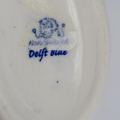 Lot 122: Blue Delft & More