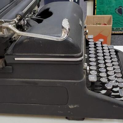 ROYAL Vintage Typewriter 