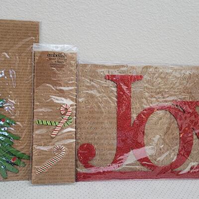 Lot 11: Assortment of New EMBELLISHMENTS Christmas Accents