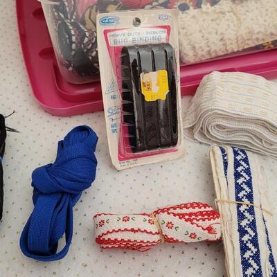 Lot 28: Assorted Sewing Essentials 