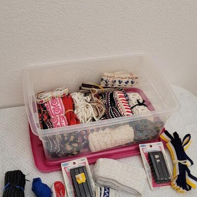 Lot 28: Assorted Sewing Essentials 