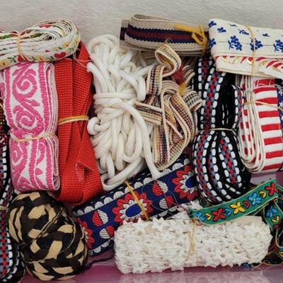 Lot 28: Assorted Sewing Essentials 