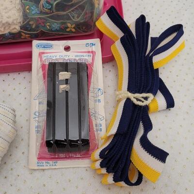 Lot 28: Assorted Sewing Essentials 