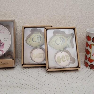 Lot 41: Assorted NEW Cups and Cat FED/HUNGRY Magnet Sets for Dishonest Pets and Forgetful Owners