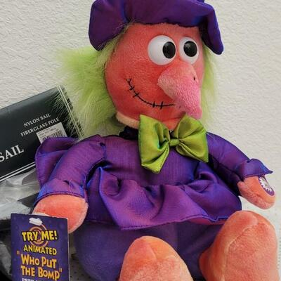 Lot 44: Assorted Halloween Collectibles - Who Put the Bomp Needs Batteries but Works 