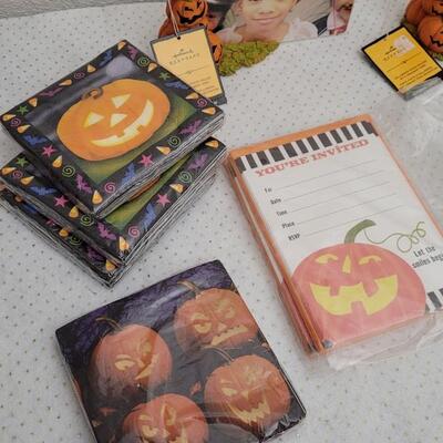 Lot 46: Assorted Hallmark Halloween Collectibles 