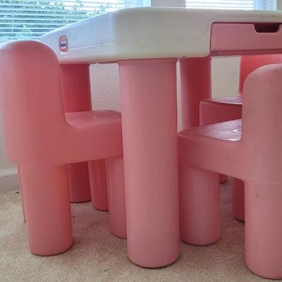 Lot 52: Vintage LITTLE TIKES Table and Chair Set