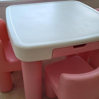 Lot 52: Vintage LITTLE TIKES Table and Chair Set