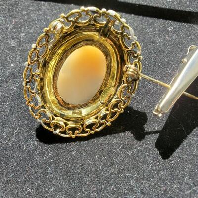 Vintage Weiss Cameo Brooch 