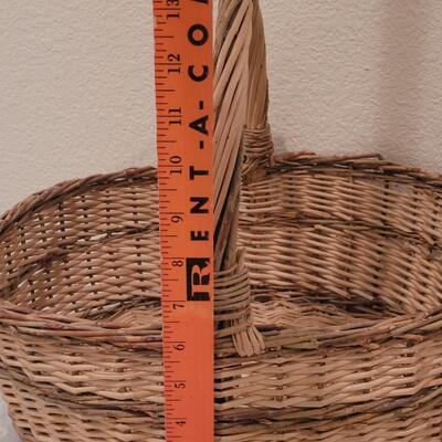 Lot 106: (2) Baskets
