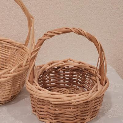 Lot 107: (3) Baskets