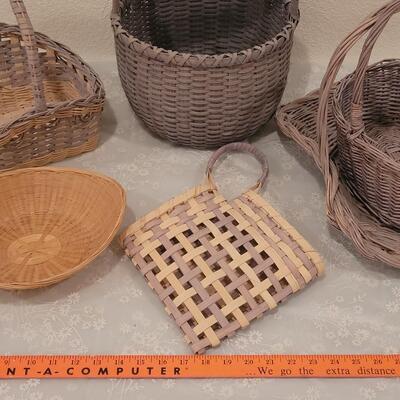 Lot 108: (6) Baskets 
