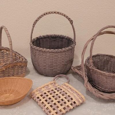 Lot 108: (6) Baskets 