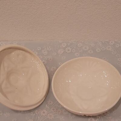 Lot 110: White Candy Dish