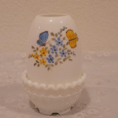 Lot 111: Signed FENTON Fairy Lamp
