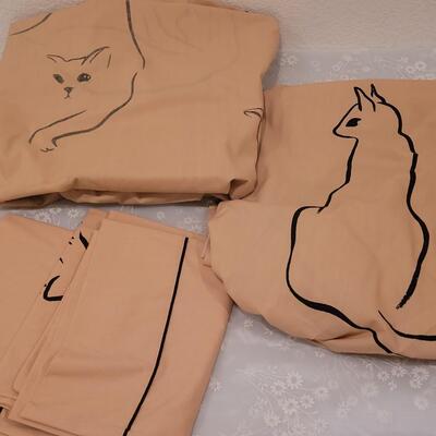 Lot 120: Queen Size Cat Sheet Set