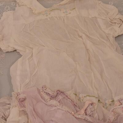 Lot 134: Antique/Vintage Baby or Doll Clothes