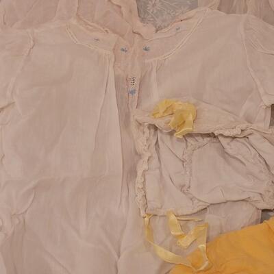Lot 134: Antique/Vintage Baby or Doll Clothes