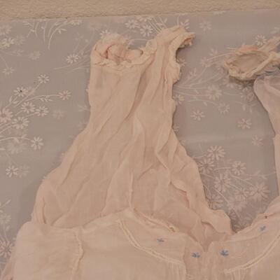 Lot 134: Antique/Vintage Baby or Doll Clothes