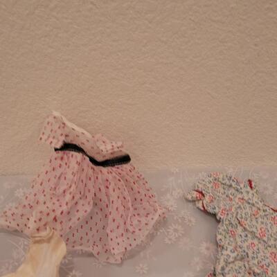 Lot 139: Vintage Doll Clothes (14" size and up)