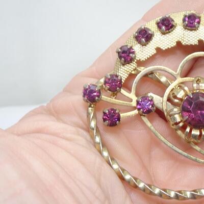 Pretty Gold Tone Mid Century Purple Amethyst Colored Rhinestone Brooch