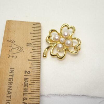 Pearls and a Clover Gold Tone Pin - SWEET!