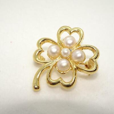 Pearls and a Clover Gold Tone Pin - SWEET!