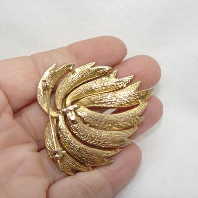 Gold Tone Leaf Pin Brooch 