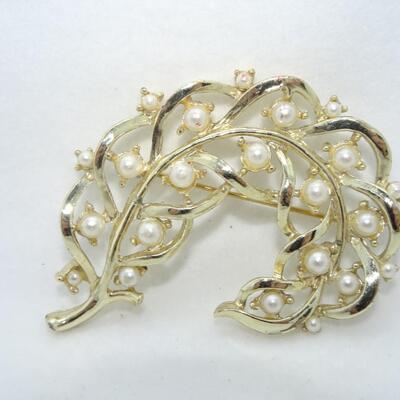 Gold Tone Pearl Leaf Brooch 