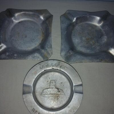 Ashtray lot