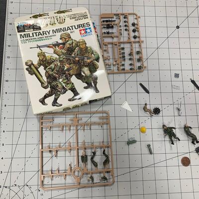 #58 Military Miniatures US Modern Army Infantry Set
