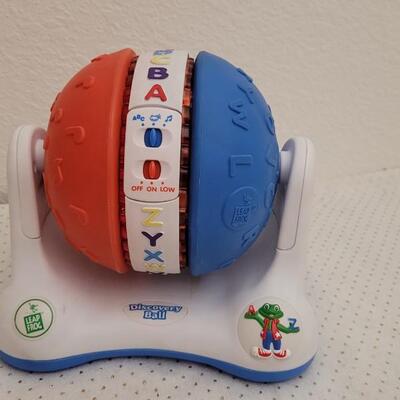 Lot 181: Vintage Leap FROG Discovery Ball - Needs Batteries
